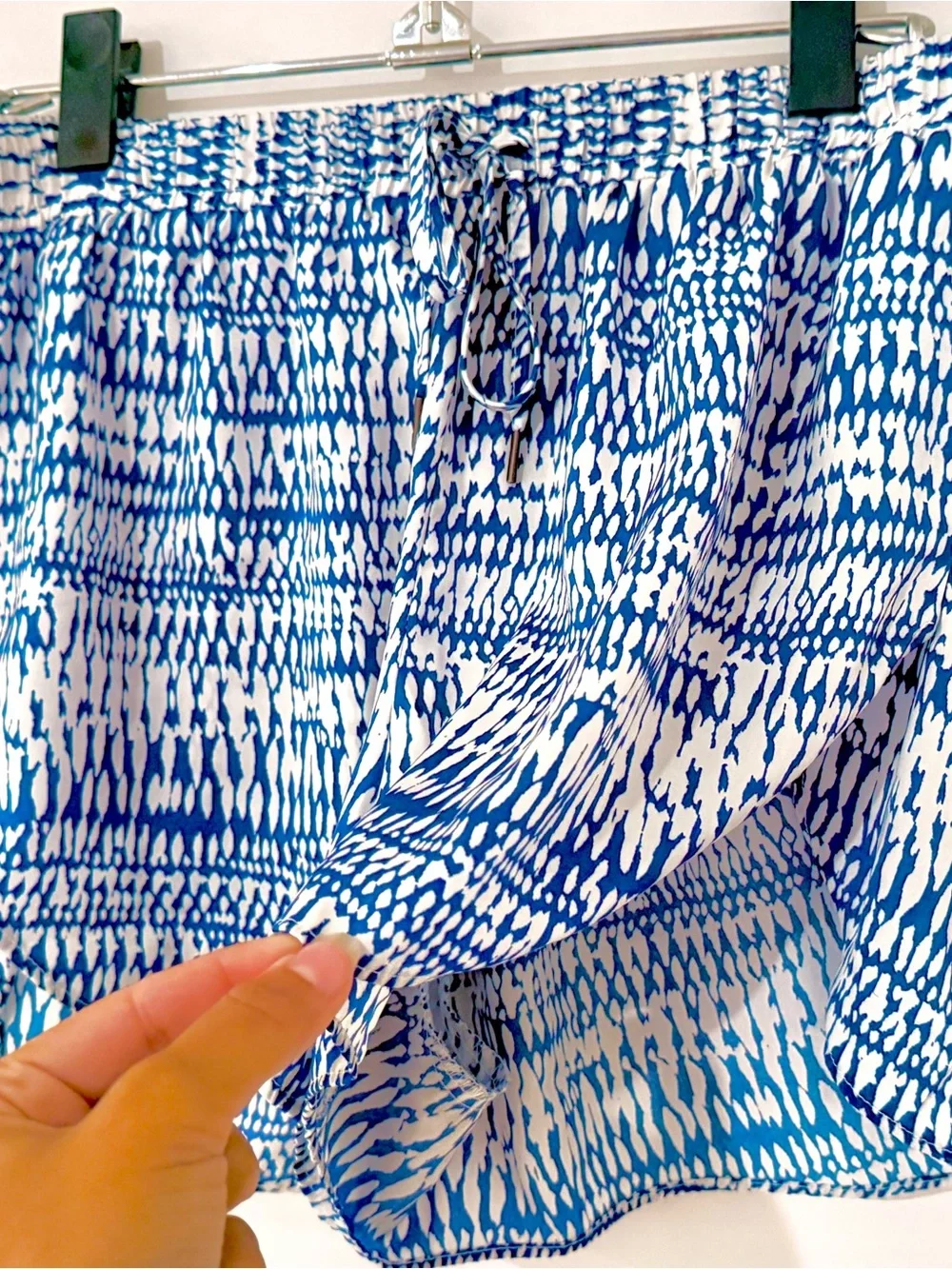 H&M Blue Patterned Women's Elastic Waist Beach Shorts